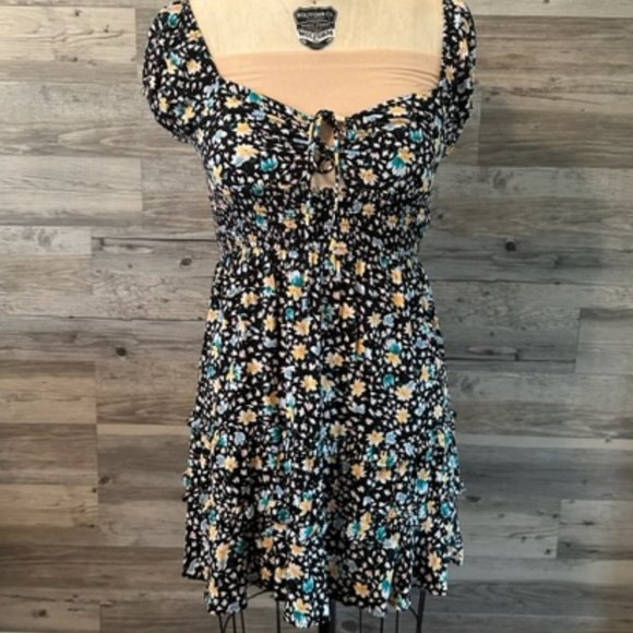 AREOPOSTALE FLORAL SMOCKED WAIST MINI DRESS FIT AND FLAIR - Picture 9 of 9